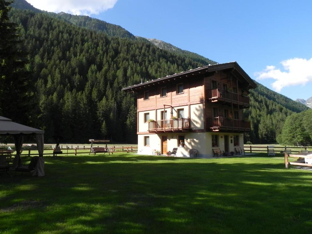 Villa Americana Chambres D'Hotes Champoluc Luaran gambar