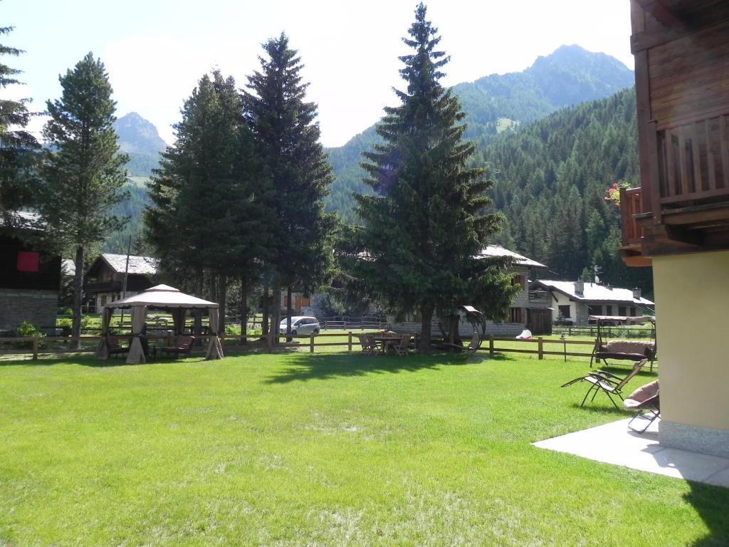 Villa Americana Chambres D'Hotes Champoluc Luaran gambar