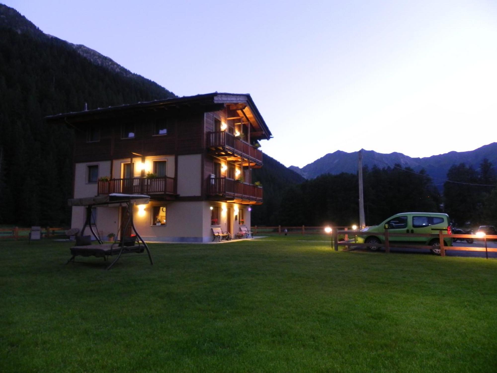 Villa Americana Chambres D'Hotes Champoluc Luaran gambar