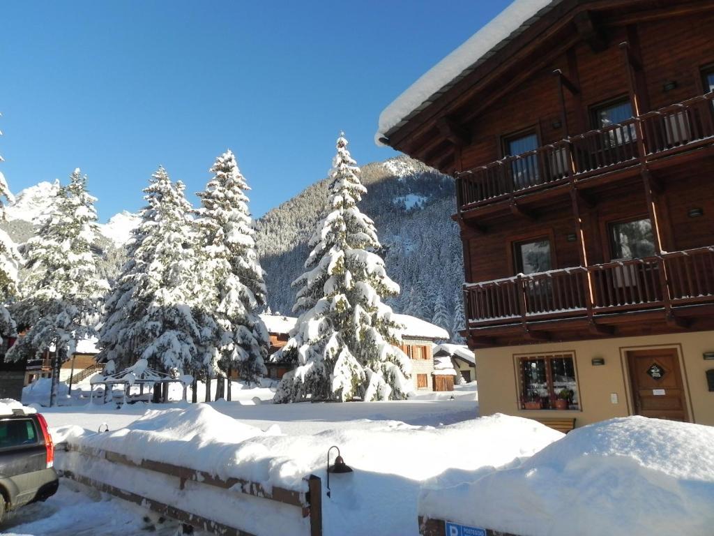 Villa Americana Chambres D'Hotes Champoluc Luaran gambar